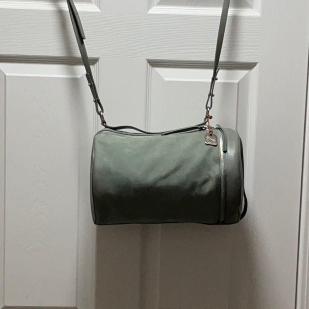 Skagen Green Crossbody Bag Sleek Design Adjustable Strap